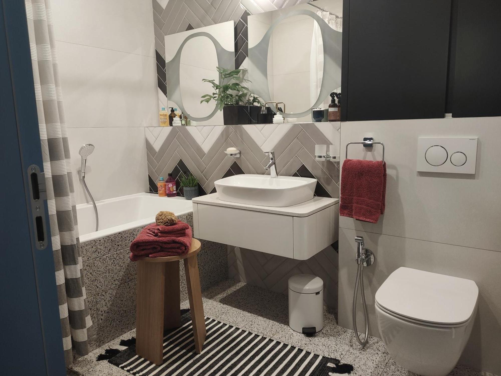 Spacious In 3 Bedrooms, 6 People Apartment *