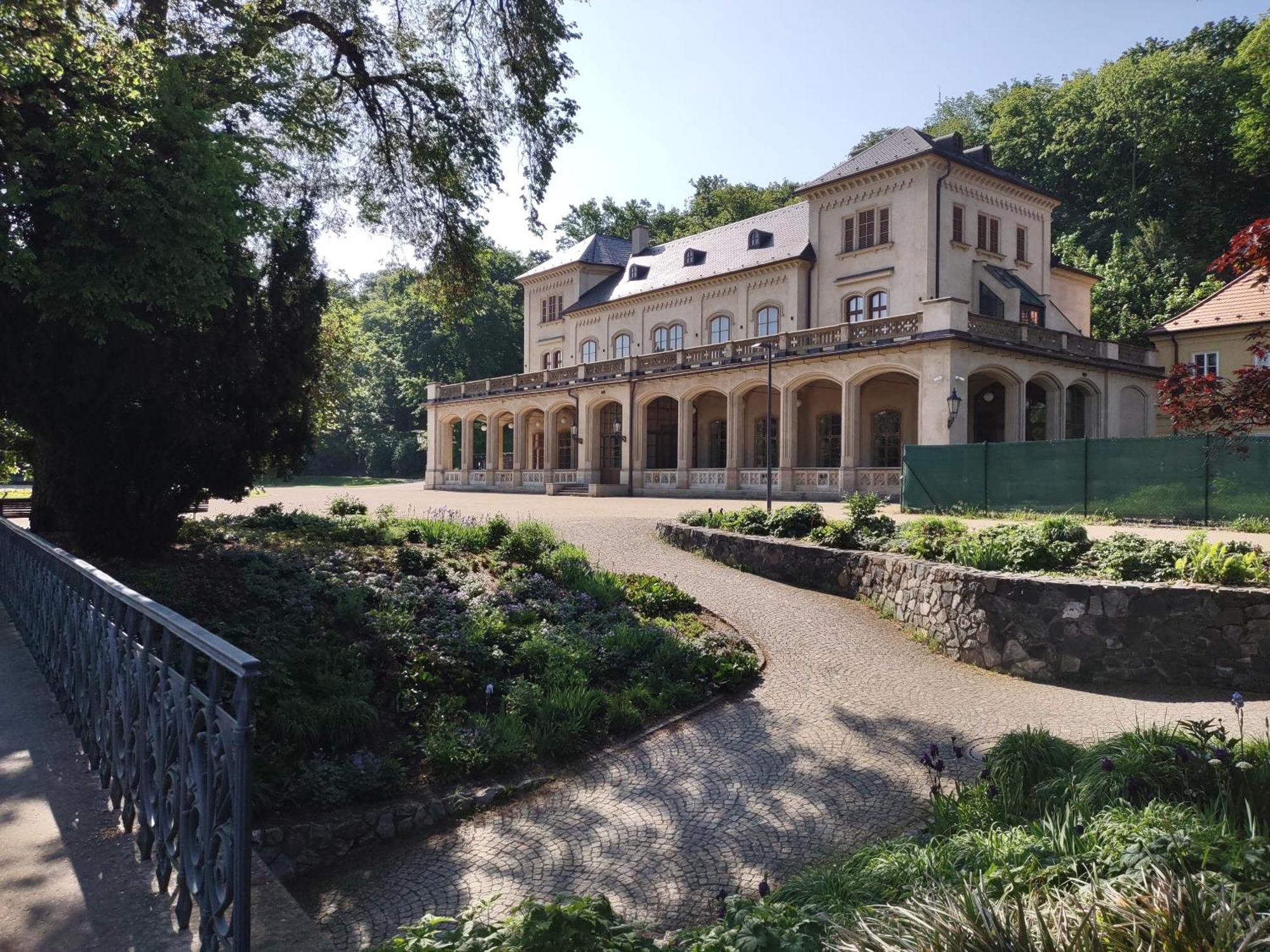 Spacious In 3 Bedrooms, 6 People * Prague